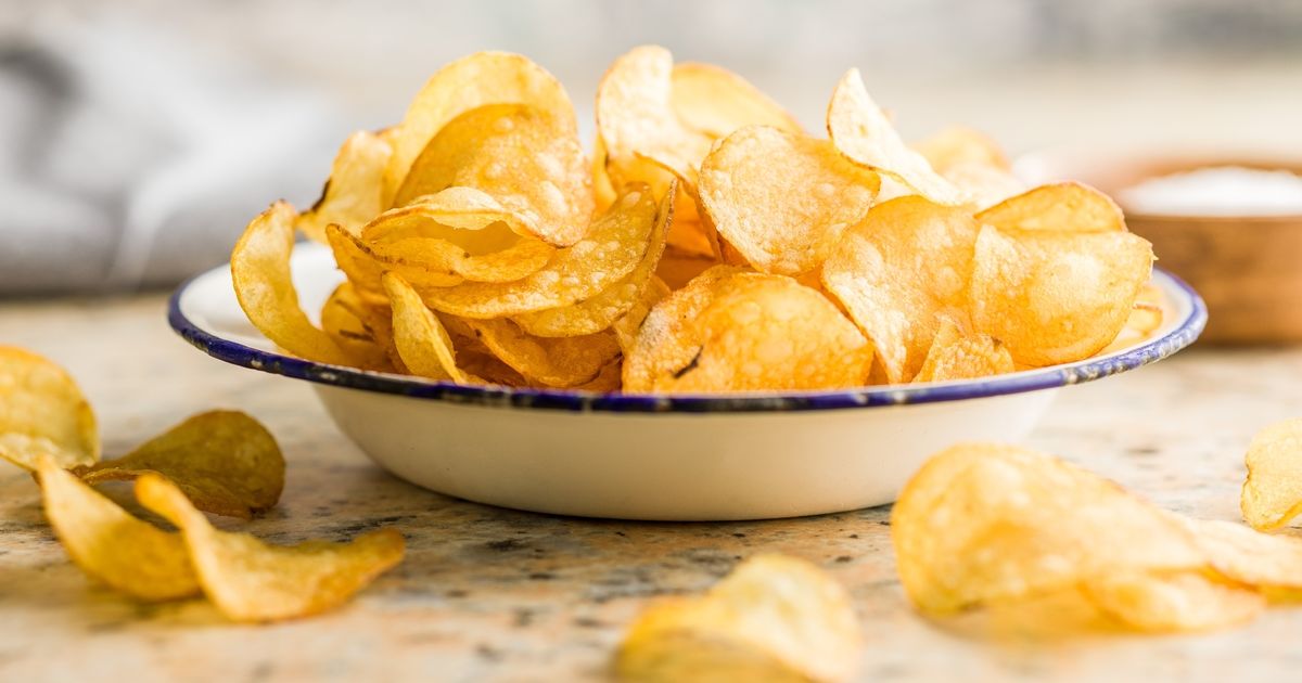 Voici la liste des meilleures chips à glisser dans votre panier de pique-nique cet été !