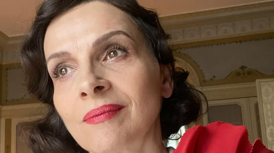 Juliette Binoche arrasa en la ceremonia inaugural de la 77ª edición de Cannes con un look que recuerda a Madonna