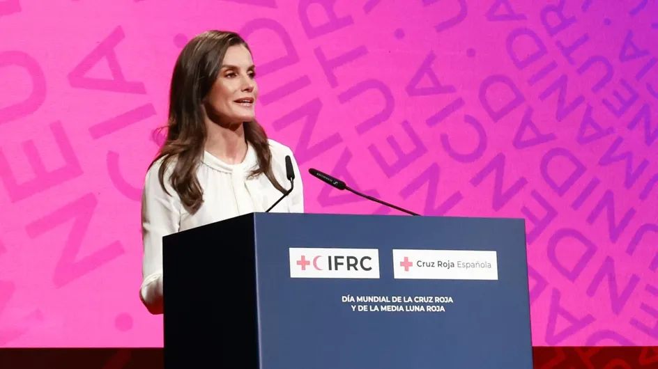 Letizia arrasa con los pantalones marineros elegantes para primavera y ya hay un clon ‘low cost’ por 19,99 € en H&M