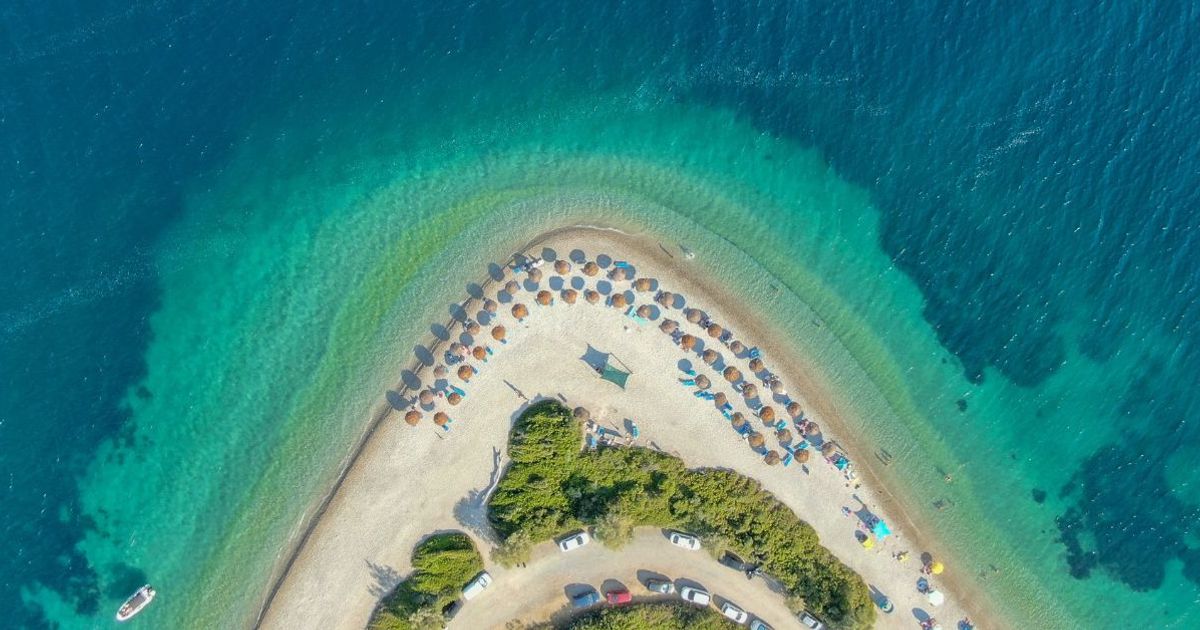 Oubliez Santorin trop touristique, cette ile grecque est la plus préservée de toutes (son parc marin est unique)