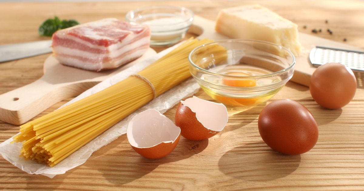 "C'est exactement les mêmes qu'en Italie" : voici notre recette authentique des spaghettis à la carbonara