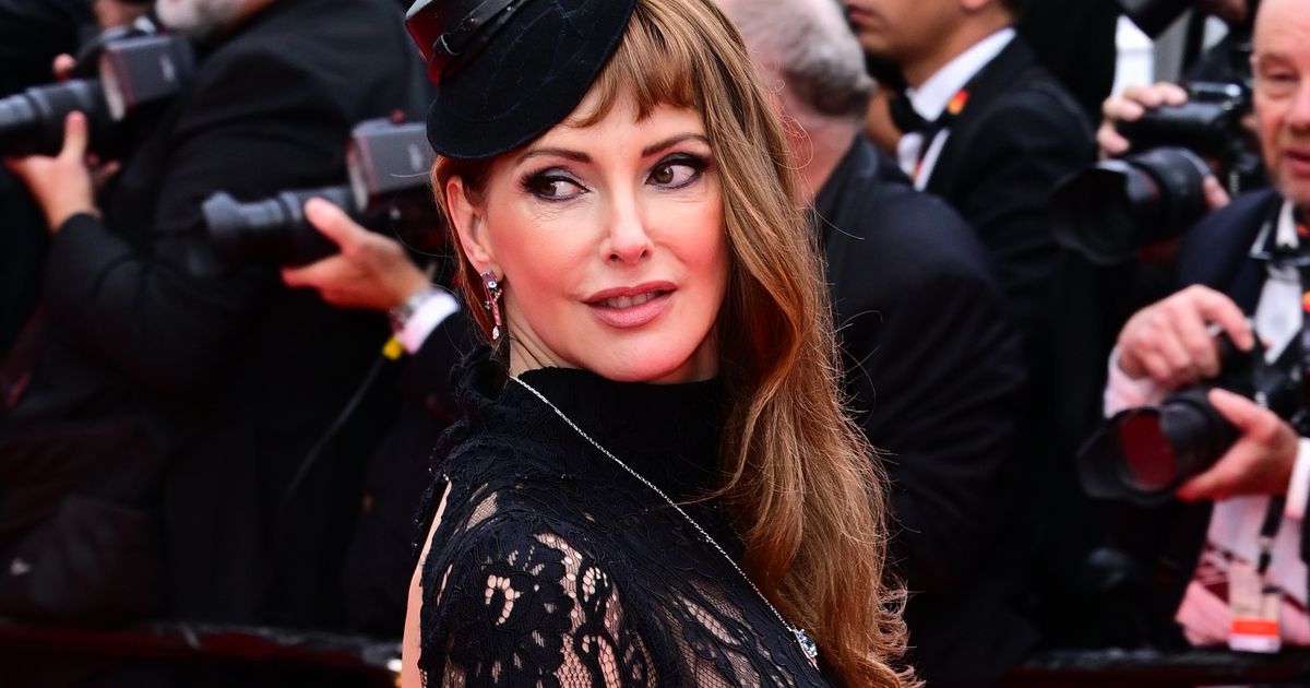 Cannes 2025 : Frédérique Bel (50 ans) enflamme la Croisette dans une robe entièrement transparente