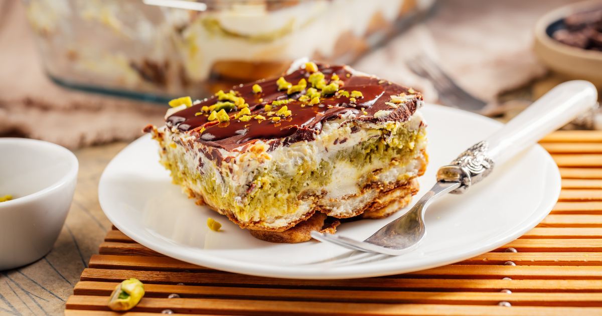 Avis aux fans du chocolat Dubaï, ce tiramisu à la pistache va régaler toute la famille