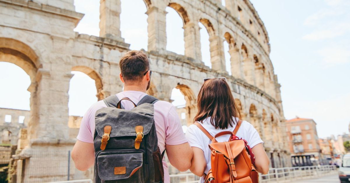"Je ne pense pas m’en remettre" : ce geste inattendu d’une star internationale envers un couple à Rome secoue la toile