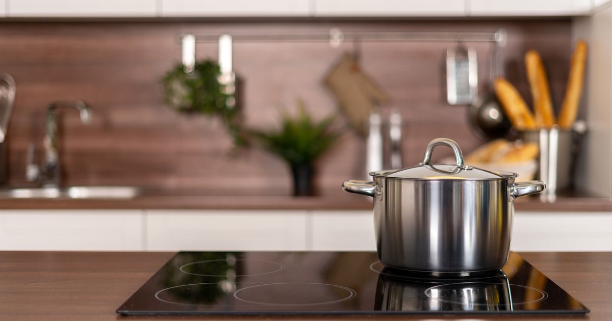 Vos plaques de cuisson consomment trop ? Voici comment les régler pour cuisiner sans exploser la facture