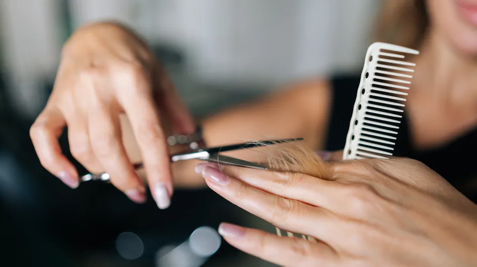 El corte noventero que rejuvenece: así es el "topanga hair", la media melena que sienta genial después de los 50