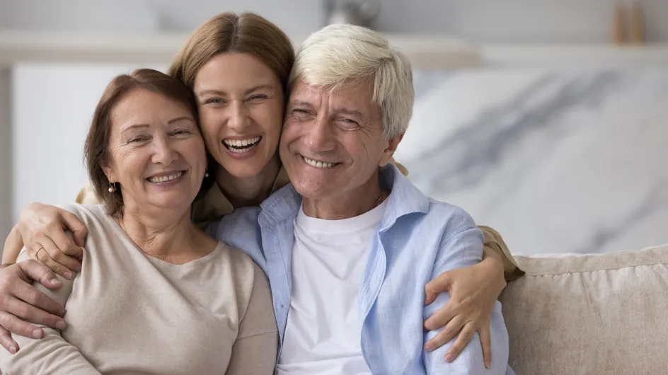 6 señales de que tus padres te educaron con inteligencia emocional (y por eso siguen estando tan presentes a día de hoy)