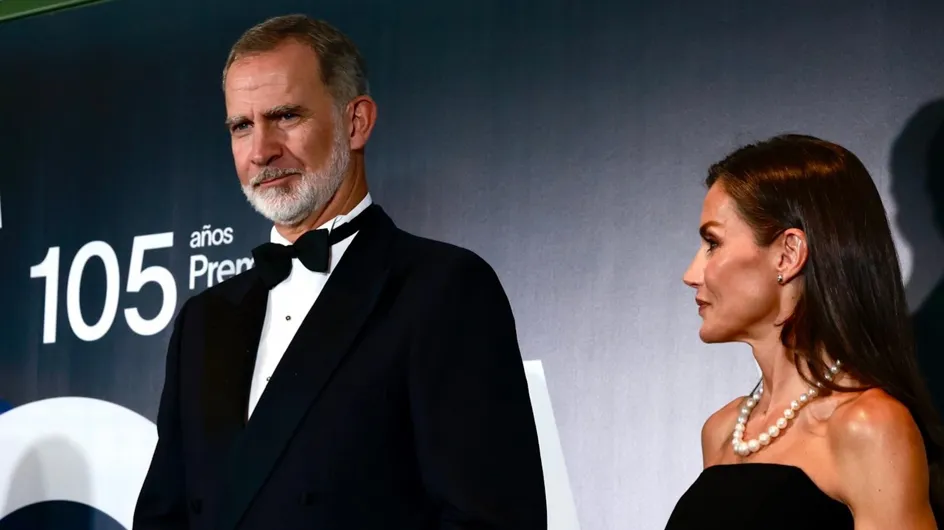 Letizia arrasa con un vestido palabra de honor superelegante que ya tiene clon low cost (y cuesta solo 16 euros)