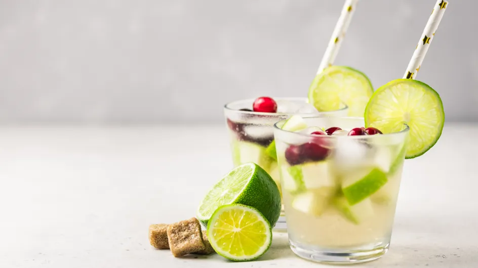Adiós a la hinchazón y la retención de líquidos: 7 bebidas antiinflamatorias para sentirte más ligera (y saben genial)
