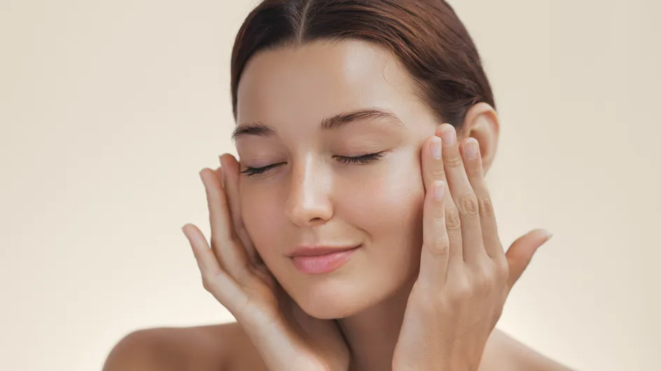 La mascarilla facial coreana que puedes preparar en casa con 2 ingredientes que ya tienes: rejuvenece e hidrata la piel
