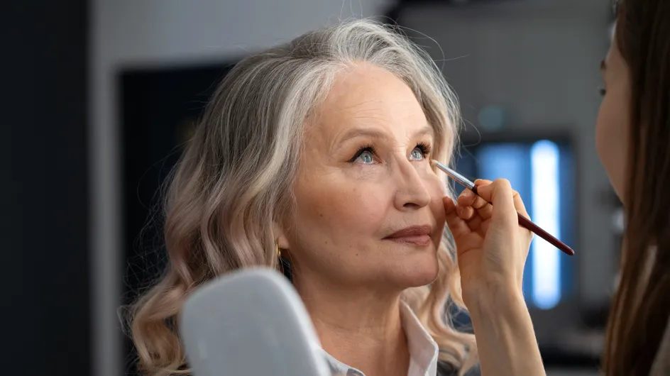 Tengo más de 60 años y soy maquilladora: estos son los 3 trucos infalibles para lucir un rostro luminoso y rejuvenecido
