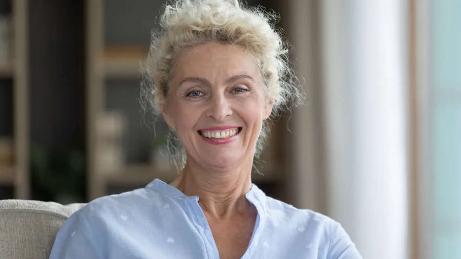Maquillarse después de los 60: los 6 errores más comunes que envejecen el rostro (y cómo evitarlos), según un experto