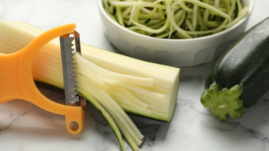 Arr tez De Jeter La Peau Des Courgettes C est En Fait Un V ritable Tr sor arr-tez-de-jeter-la-peau-des-courgettes-c-est-en-fait-un-v-ritable-tr-sor