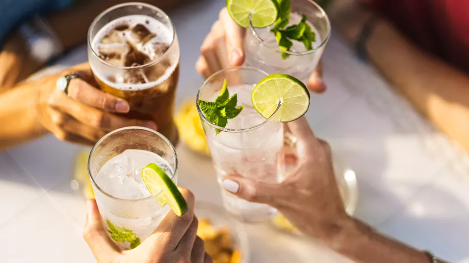 Vague de chaleur : ce cardiologue alerte sur les effets de l'alcool sur notre cœur quand il fait chaud