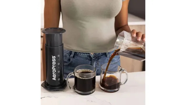 AeroPress Clear Verte : Cafetière 3-en-1 Portable Pour Café Corsé Sans Amertume - Parfaite Pour Voyage Et Camping