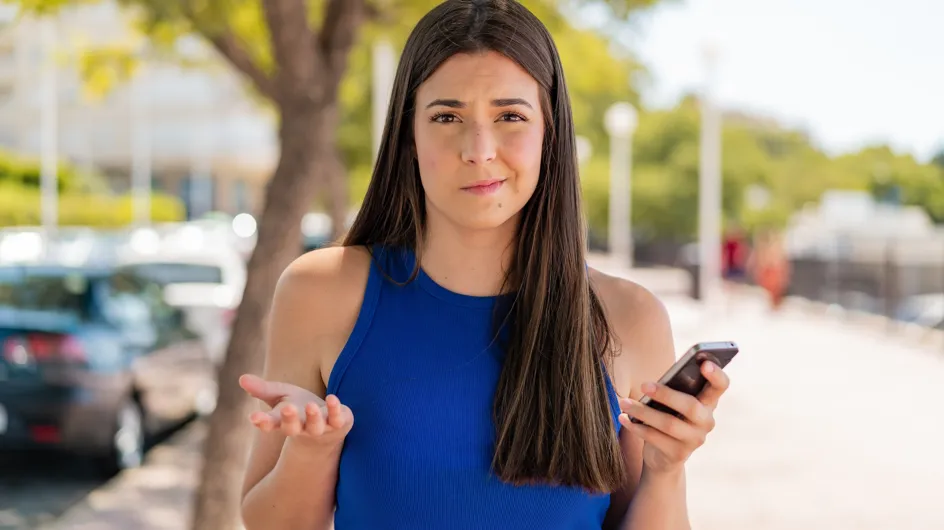 Las personas que no responden en los grupos de WhatsApp tienen estos rasgos en común, según la psicología