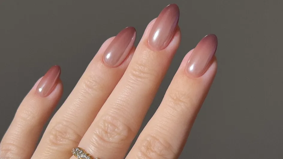 Olvídate de las uñas nude: la “fade french manicure” es la tendencia sutil y luminosa que triunfa este otoño de 2025