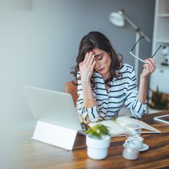 8 señales de que tus límites emocionales son demasiado débiles (y están robando tu energía)