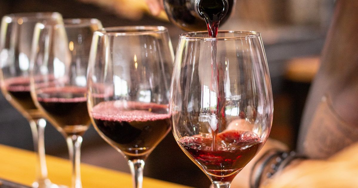 Beaujolais nouveau : les références à acheter selon des experts en vin pour ne pas être déçu