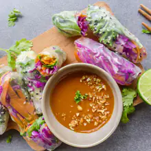 Comment booster ses performances sportives ? Marmiton partage sa recette inédite de rouleaux de printemps !