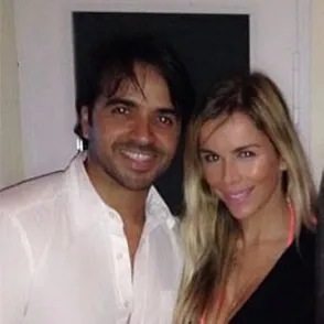 El cantante Luis Fonsi se casa con su novia española