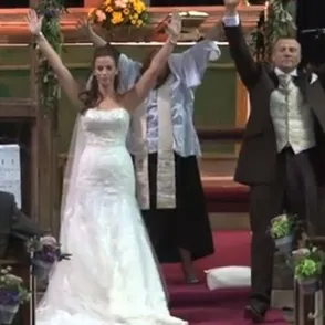 El vídeo de una divertidísima boda... ¡Con flashmob incluida!