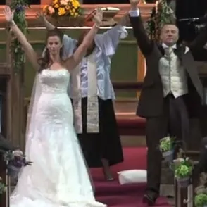 El vídeo de una divertidísima boda... ¡Con flashmob incluida!