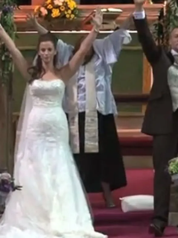 El vídeo de una divertidísima boda... ¡Con flashmob incluida!