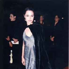 Angelina Jolie: una infancia marcada por la anorexia y la violencia