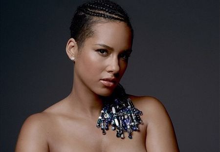 Alicia Keys : Enceinte et nue pour la bonne cause (Photos)
