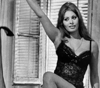 De 20 leukste striptease-liedjes om sfeer te scheppen