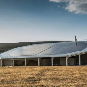 L'Oréal inaugura una central de biomasa que abastecerá por completo a su fábrica de Burgos