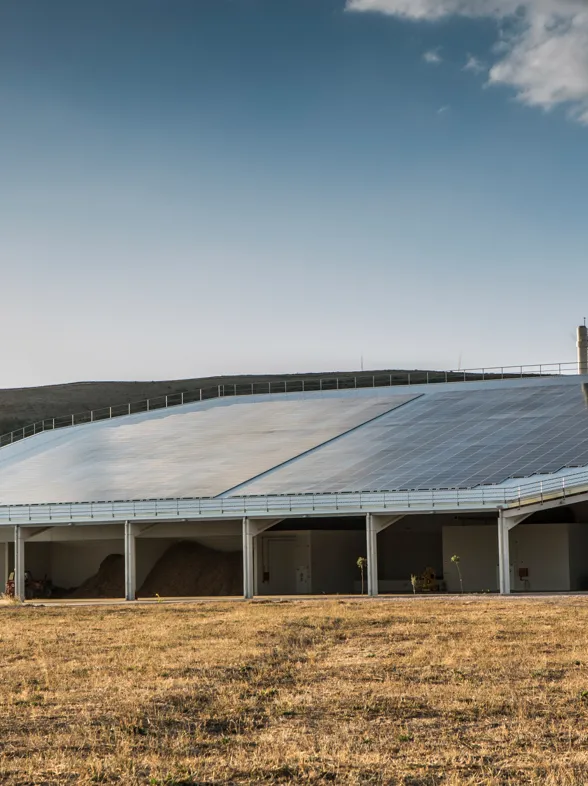 L'Oréal inaugura una central de biomasa que abastecerá por completo a su fábrica de Burgos