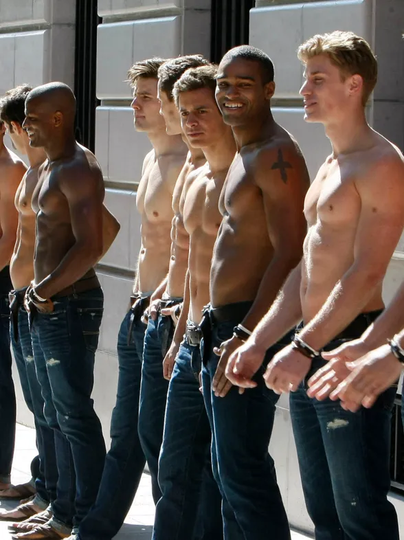 Adiós a los desnudos de Abercrombie. ¿Se acabó vender ropa utilizando como reclamo la ausencia de ella?