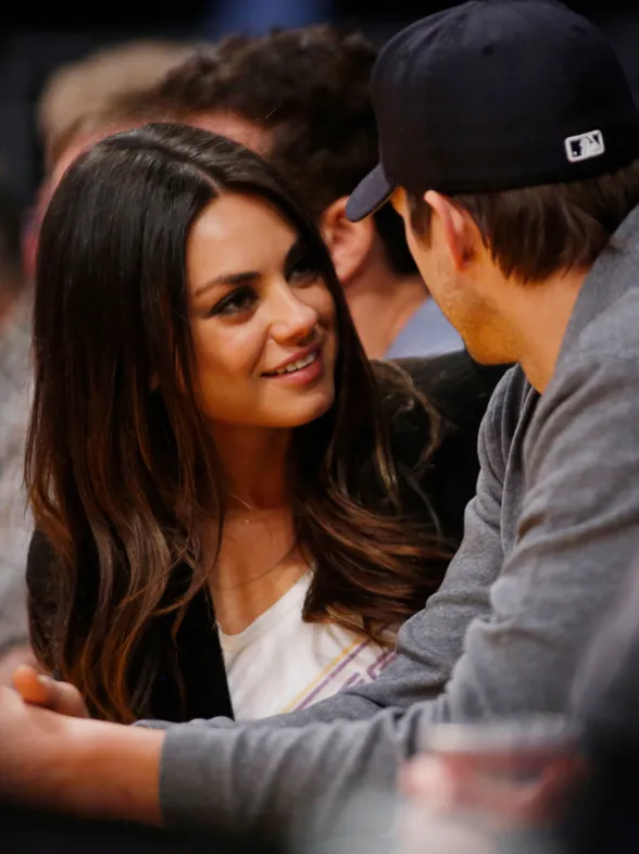 Ashton Kutcher y Mila Kunis ¡ya son papás de una niña!