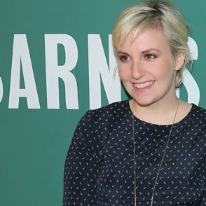 Lena Dunham confiensa en sus memorias que fue víctima de una violación