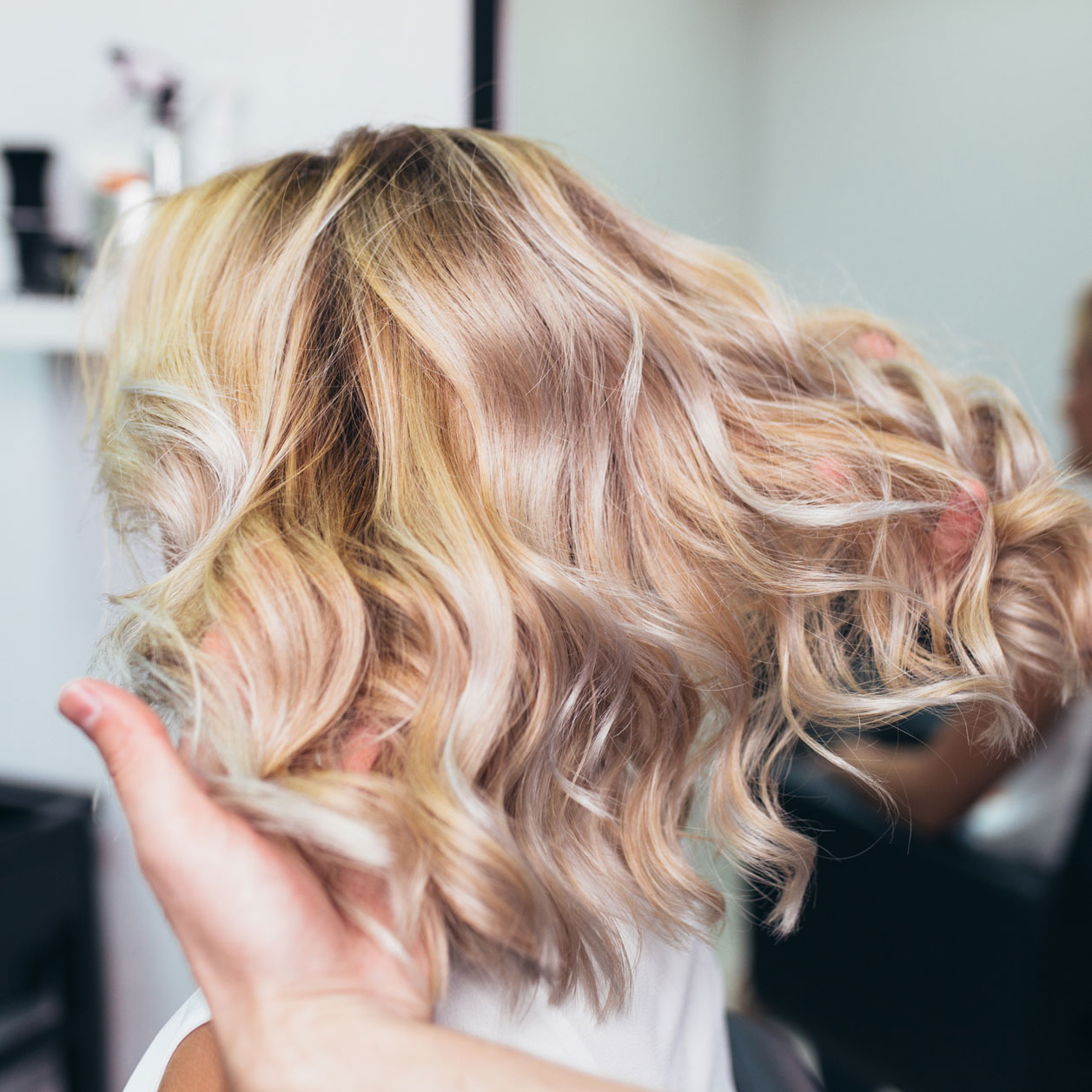 Blonde Haare: Pflege-Tipps Und Frisuren