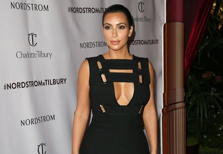 Kim Kardashian, obsédée par le décolleté (Photos)