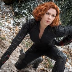 Scarlett Johansson reprend du service dans la combi sexy de Black Widow pour Avengers 2 (Photos et vidéo)