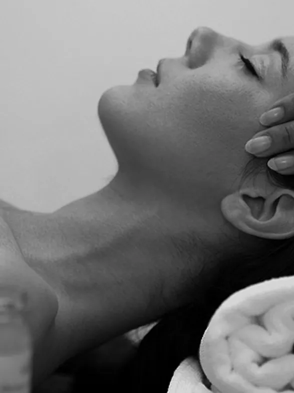 Mother Of Pearl Massage? The New Beauty Treatment Trend To Try This Party Season