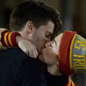 Miley Cyrus y Patrick Schwarzenegger ¡cazados!