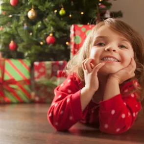 Mujeres para el Diálogo y la Educación: una asociación que regala ilusión en Navidad