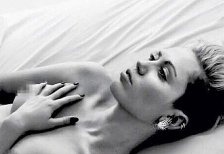 Miley Cyrus topless contre la censure sur Instagram