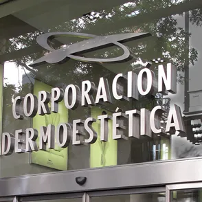 Adiós a Corporación Dermoestética, adiós al bisturí
