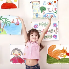 ¡Decora las paredes con los dibujos de tus peques!