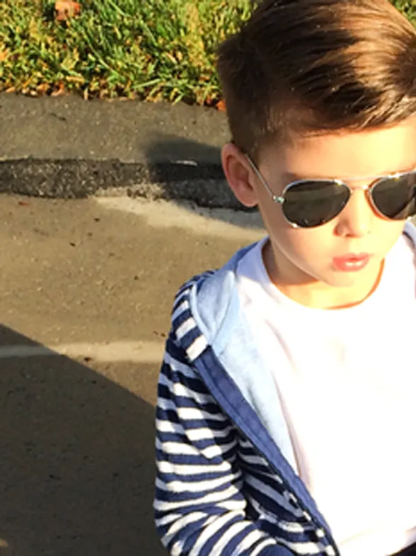 Ryker Wixom, el niño que copia a la perfección los looks de los famosos