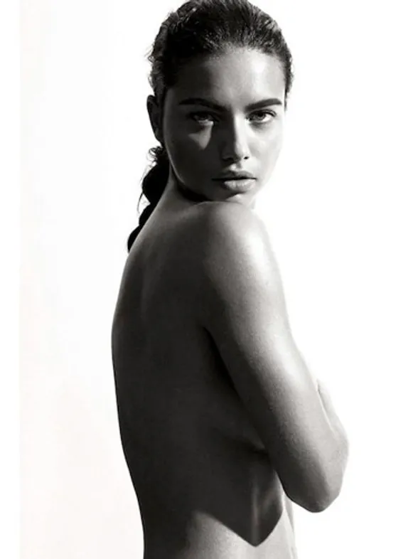 5 Reasons You Need To Sleep Naked