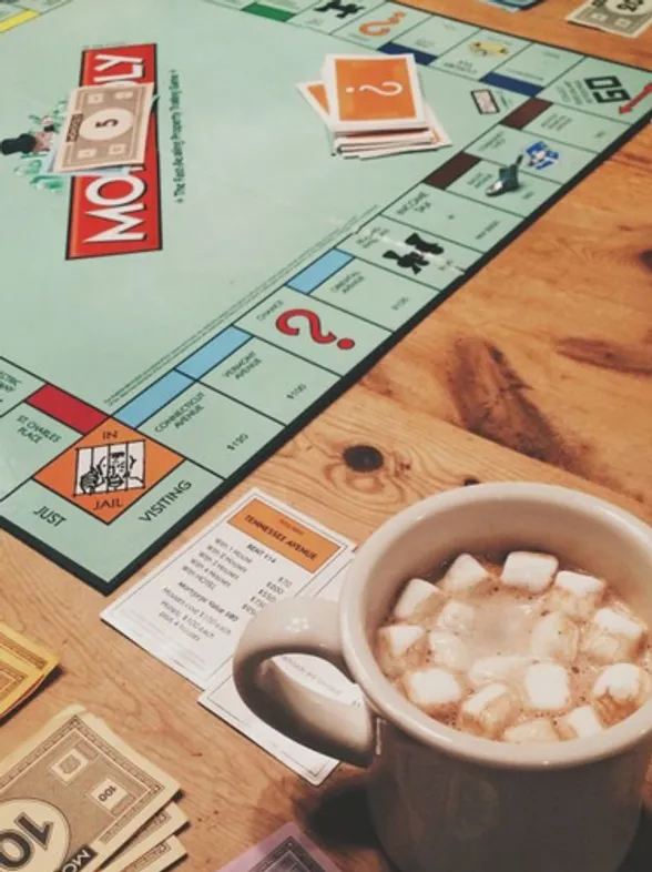 33 Stages Everyone Goes Through When Playing Monopoly