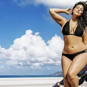 Ashley Graham, la primera modelo de talla grande que aparece en "Sports Illustrated"