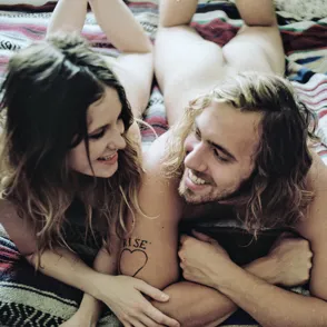 Amor en estado puro: La fotógrafa que retrata a parejas en sus momentos más íntimos